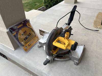 Dewalt Saw and Sawblade