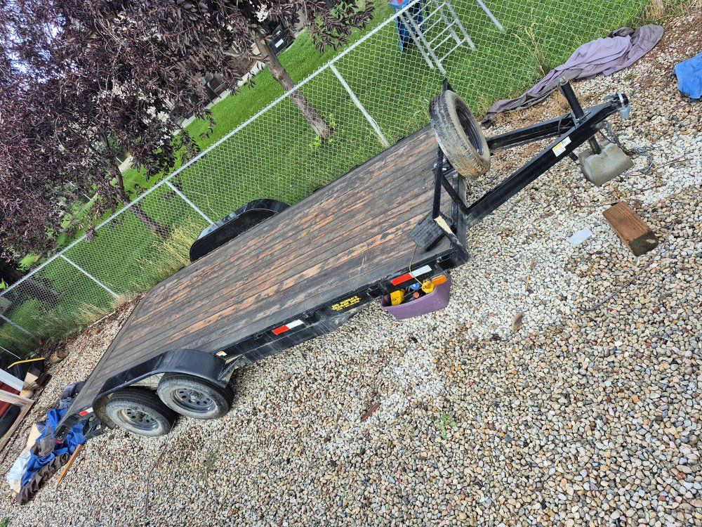 7' x 18' dovetail car hauler