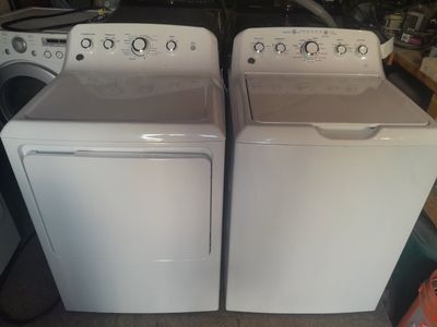 Very Nice GE Top Load Washer and Electric Dryer