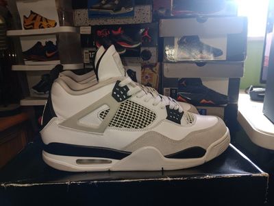 2022 Air Jordan 4 Retro "Military Black"