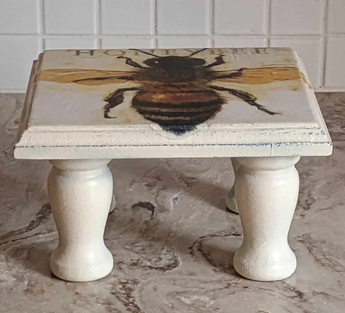 Decorative Bee Stand