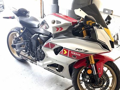 Yamaha R7