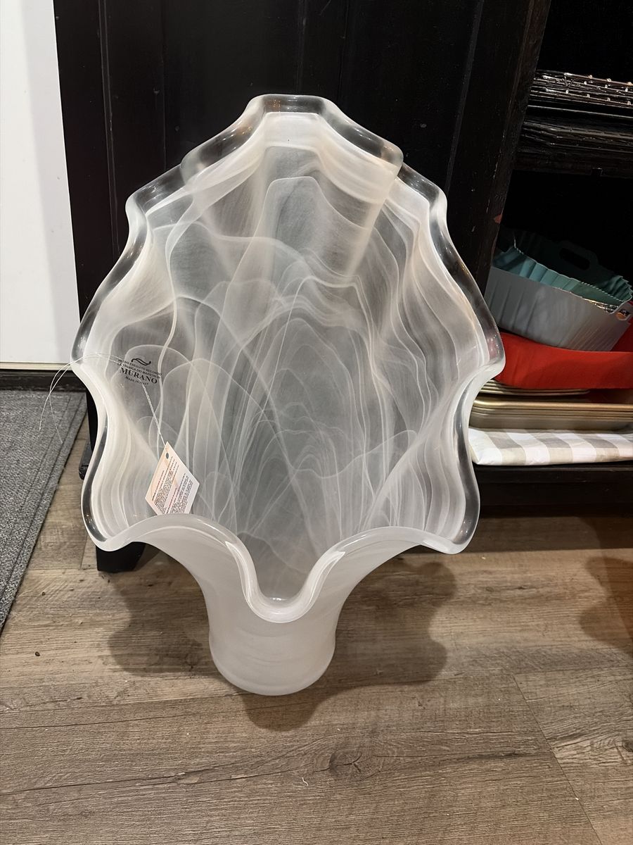 Beautiful New Murano White Swirl Vase