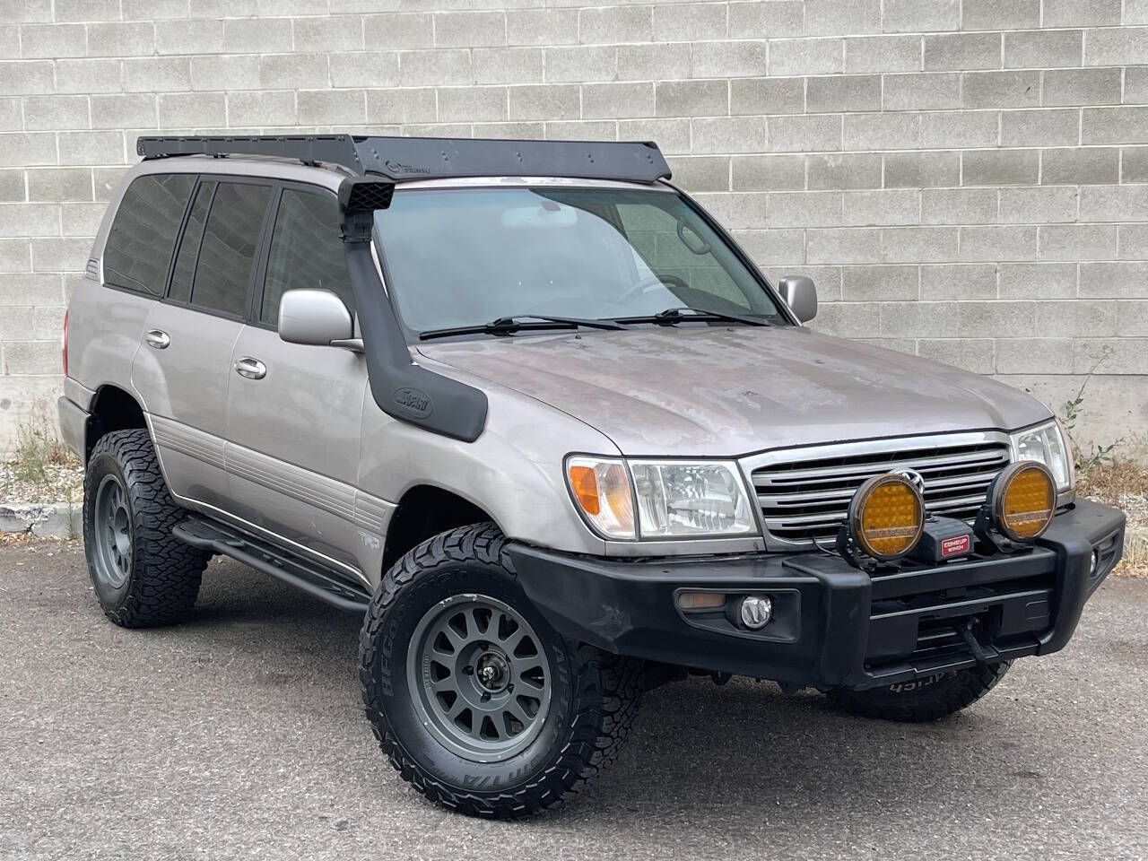 2004 Toyota Land Cruiser Base