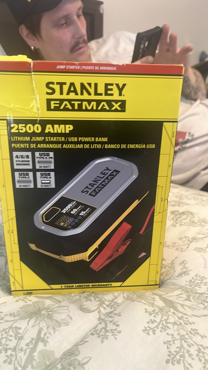 STANLEY FATMAX 2500 AMP Lithium Jump Starter & USB Power Bank, Peak Battery Amp Jump-Starter