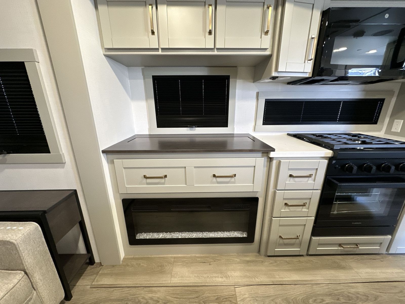 Main image 18
