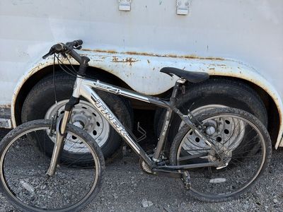 Trek 4 Series 4300 Hardtail Mountain Bike - Silver / Charcoal