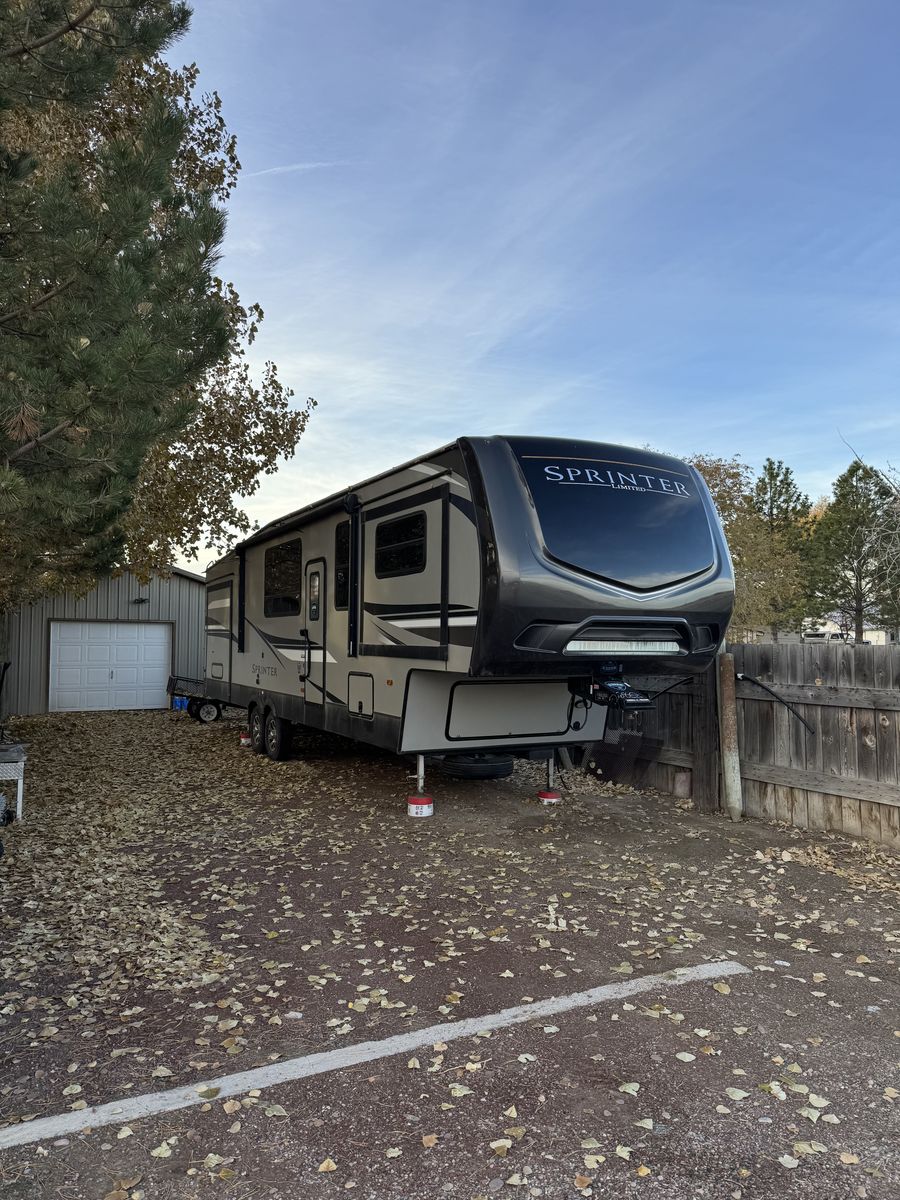 2021 keystone fifth wheel + hitch