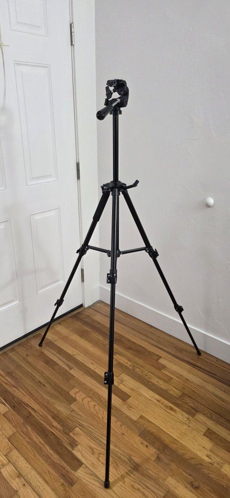Zhumell ZH-WDF4 Professional Tripod - Excellent Condition