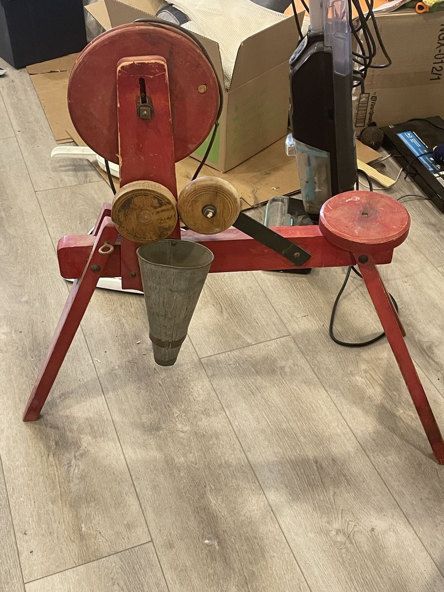 Antique Weavers Delight rag rug canister filling machine
