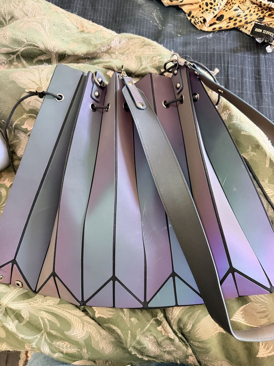 New. Trendy Holographic Purse