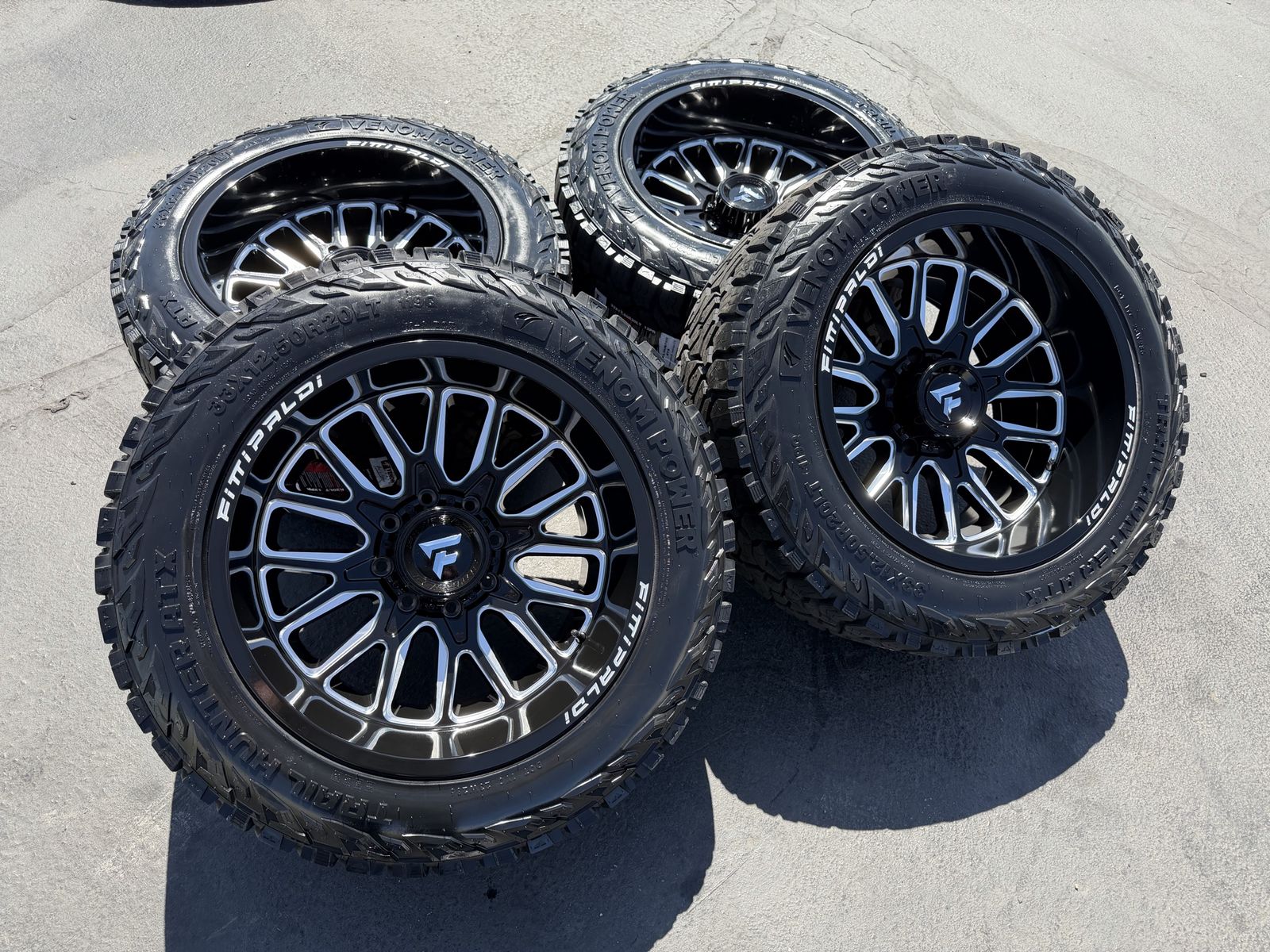 New -44 Fittipaldi 33x12.50r20 Venom 8x6.5 Ram GMC