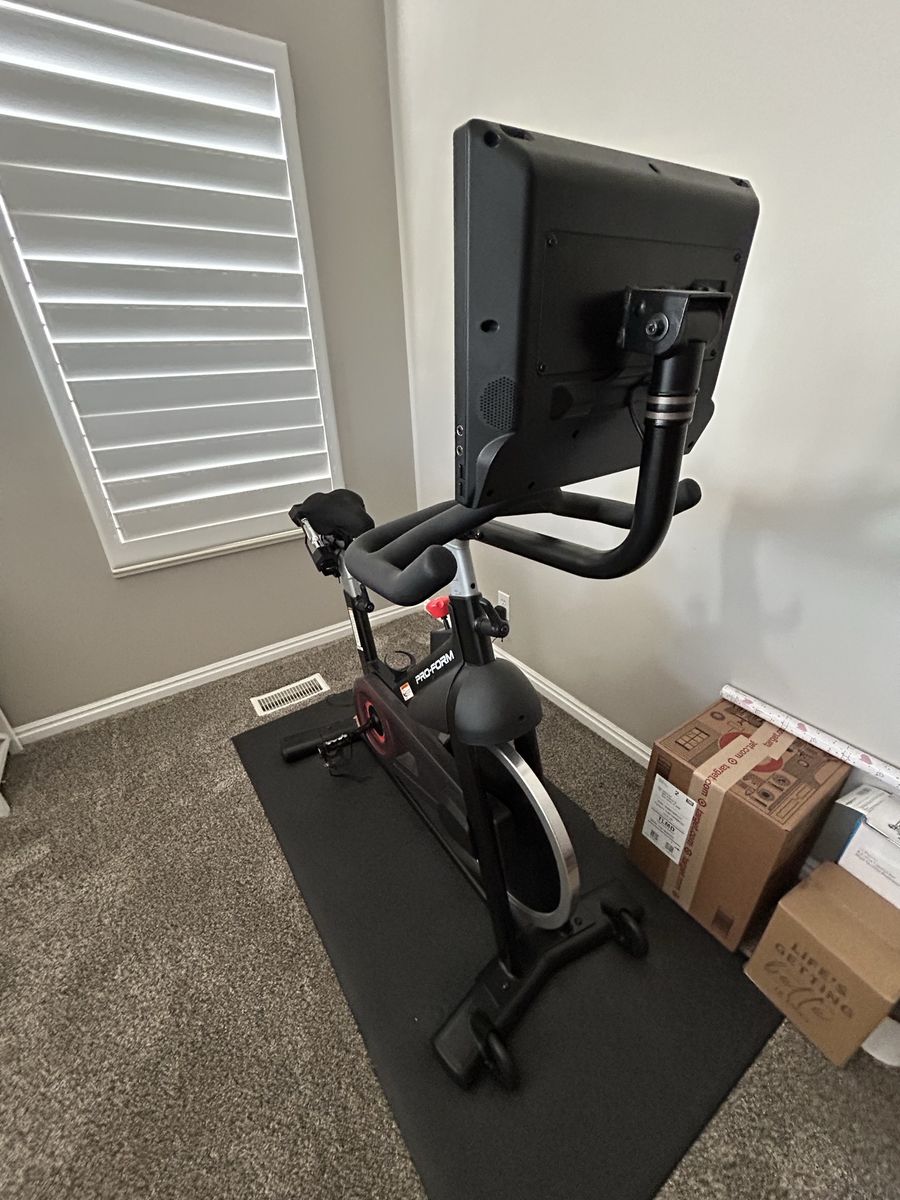 Pro Form Exercise Bike with gel seat and floor mat