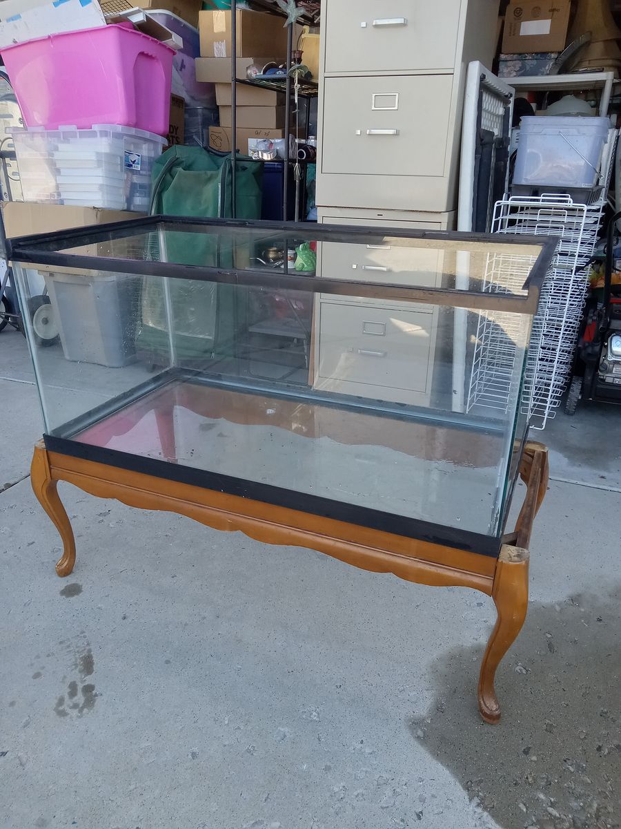 REDUCED. 365 gallon aquarium/terrarium. Good condition