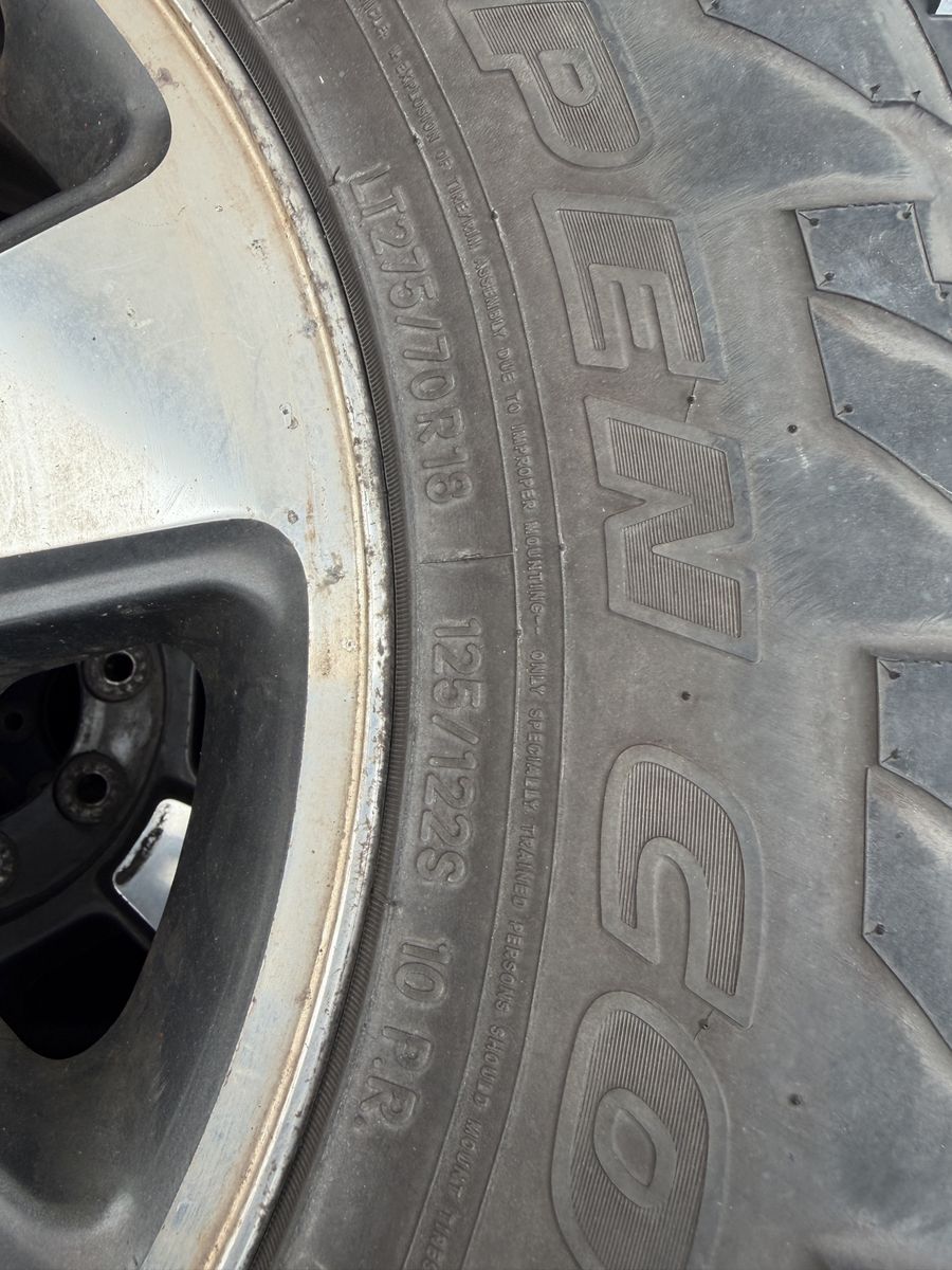 4 Toyo Tires Open Country LT275/70R18 with Rims