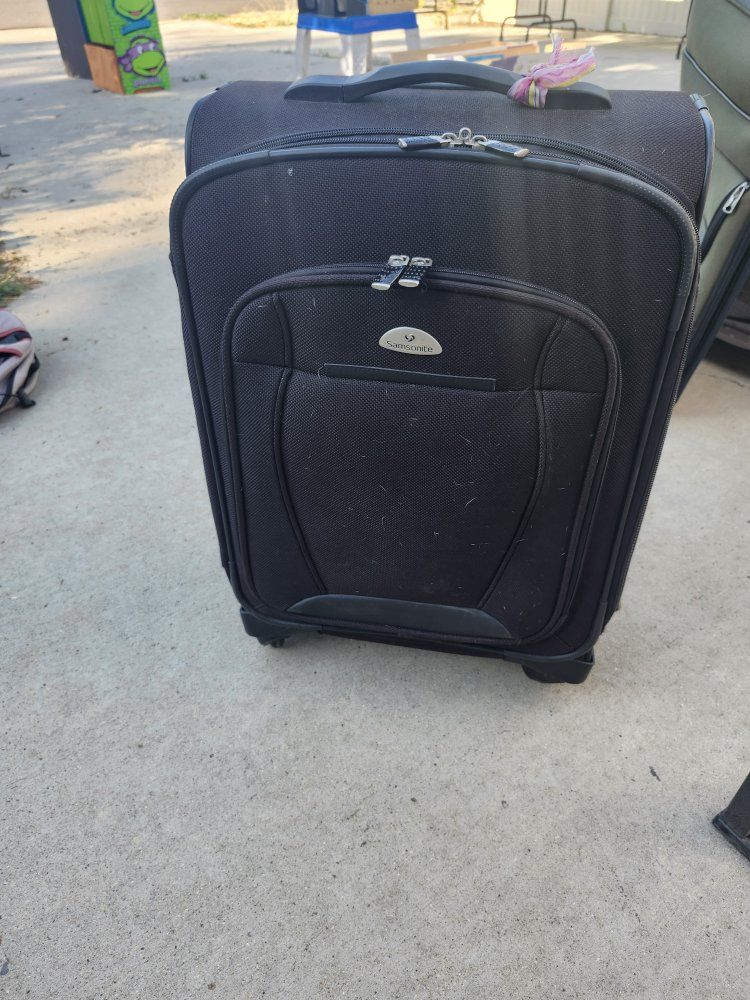 Samsonite Black Softside Rolling Suitcase Carry-On Luggage