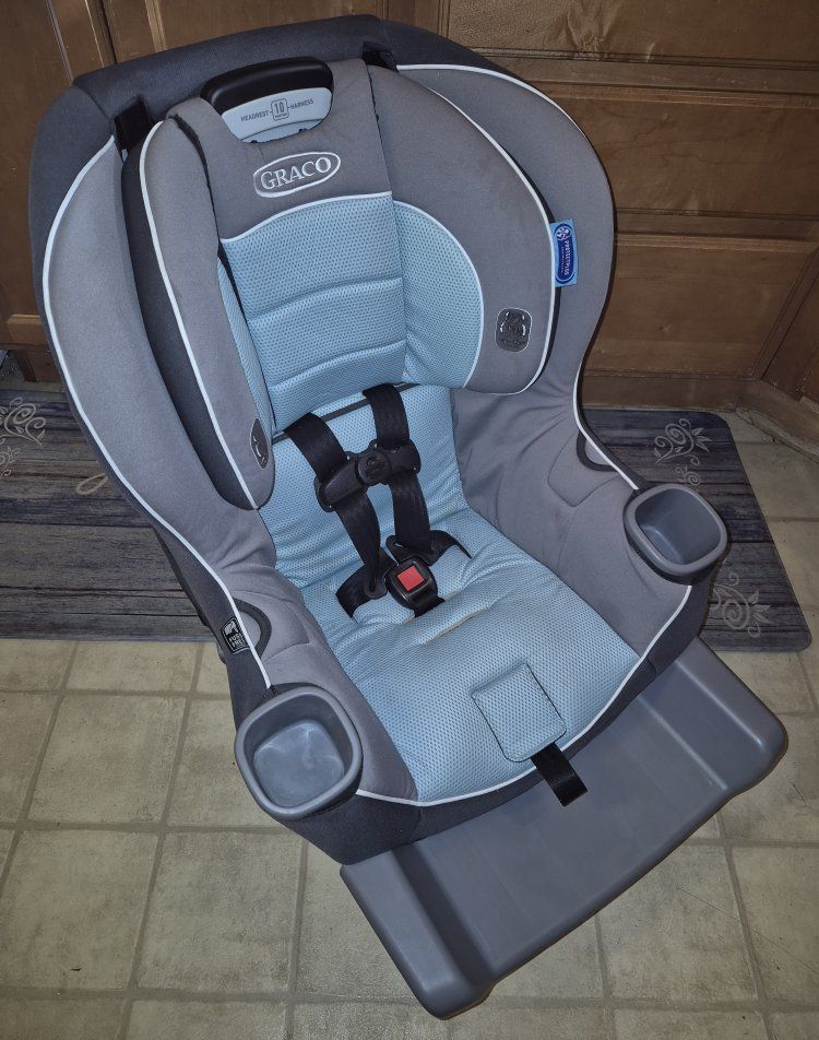 🩵 2032 Graco Extend2Fit Convertible Car Seat