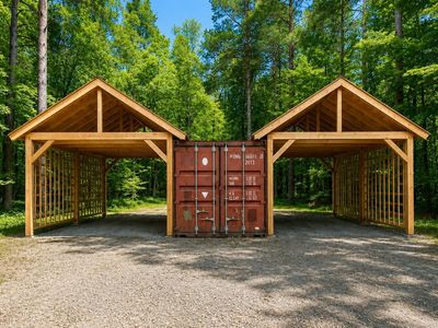 Storage 40, shipping Containers in stock used cargo worthy