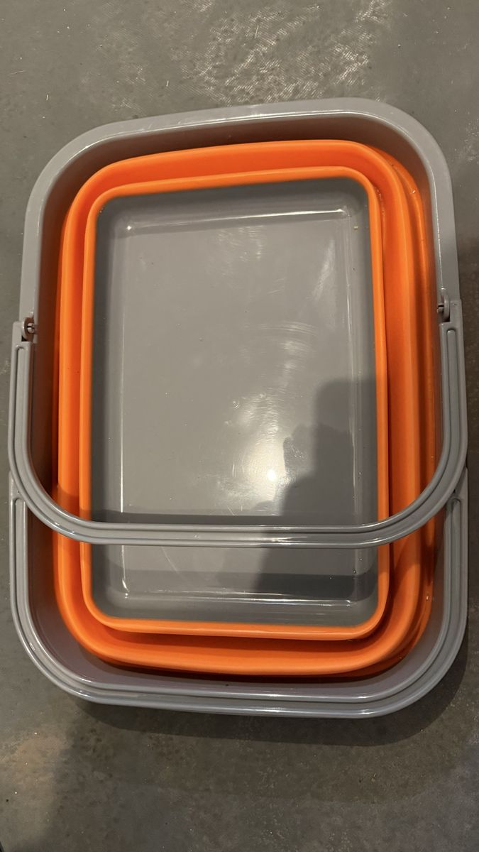 2 collapsible camp sinks 16L & 8.5L