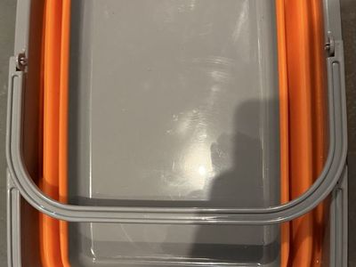 2 collapsible camp sinks 16L & 8.5L