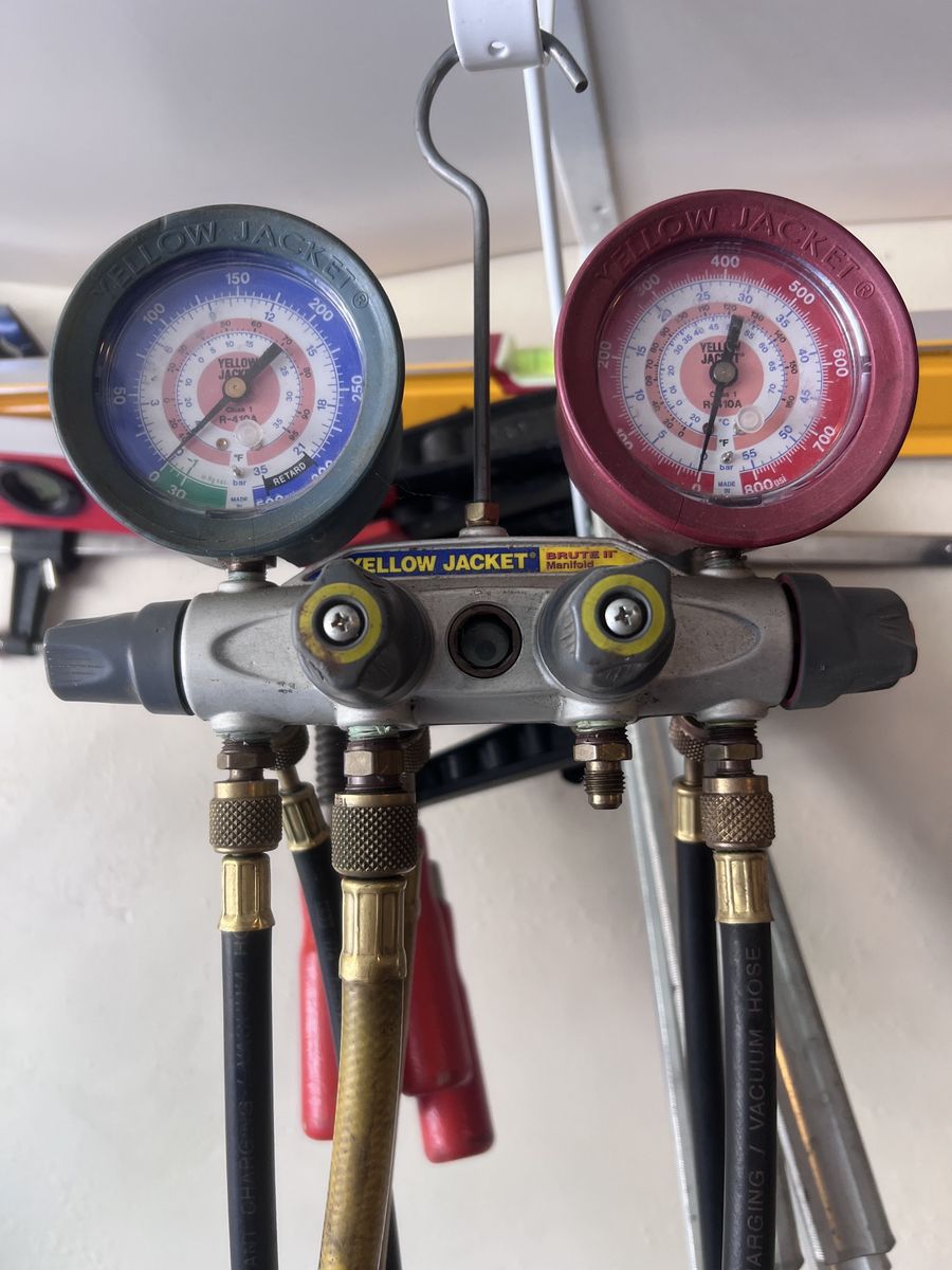 Yellow Jacket Brute 2 4-valve manifold [multiple]