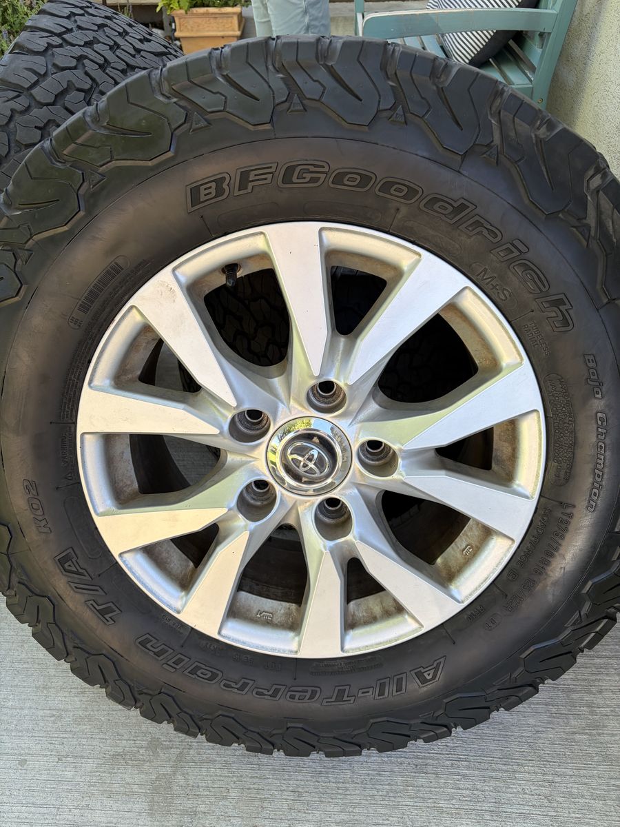 Land Cruiser / Tundra / Sequoia 5x150 wheels and 275/70R18 BFG KO2 tires