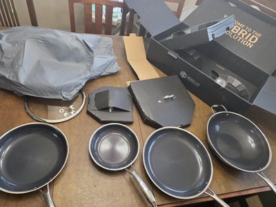 unused hexclad 7 piece set