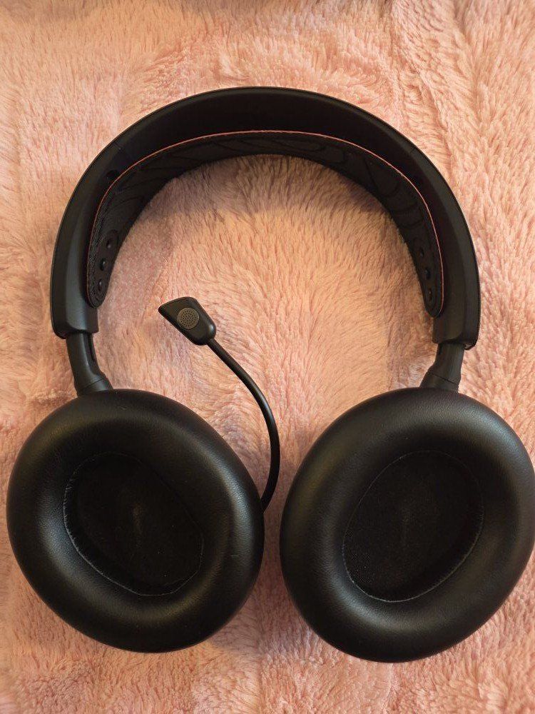 Main image 4