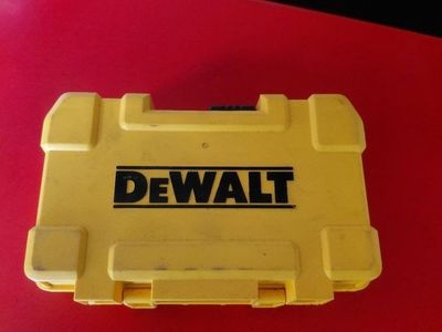 NEW Dewalt drill bit set