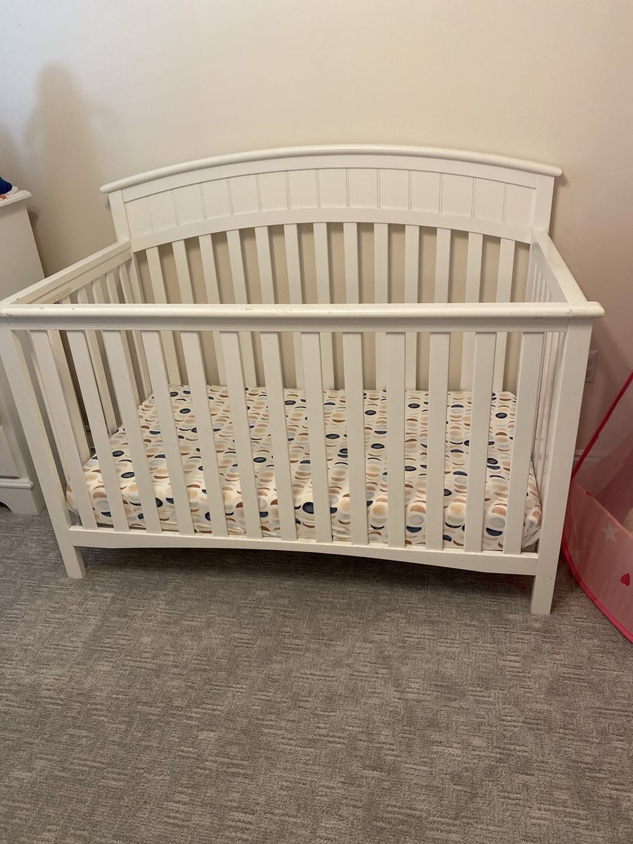 White Wood Baby Crib - Standard Size, Classic Design. Comes with mattress