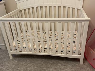 White Wood Baby Crib - Standard Size, Classic Design. Comes with mattress