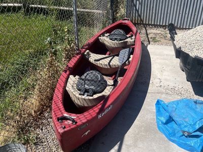 Lifetime Kodiak 13ft Red Canoe with 2 Paddles & Molded Seats (90658)
