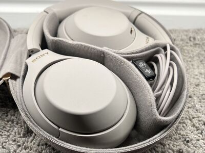 Sony WH-1000XM4 Wireless Noise-Canceling Headphones – New / Lightly Used