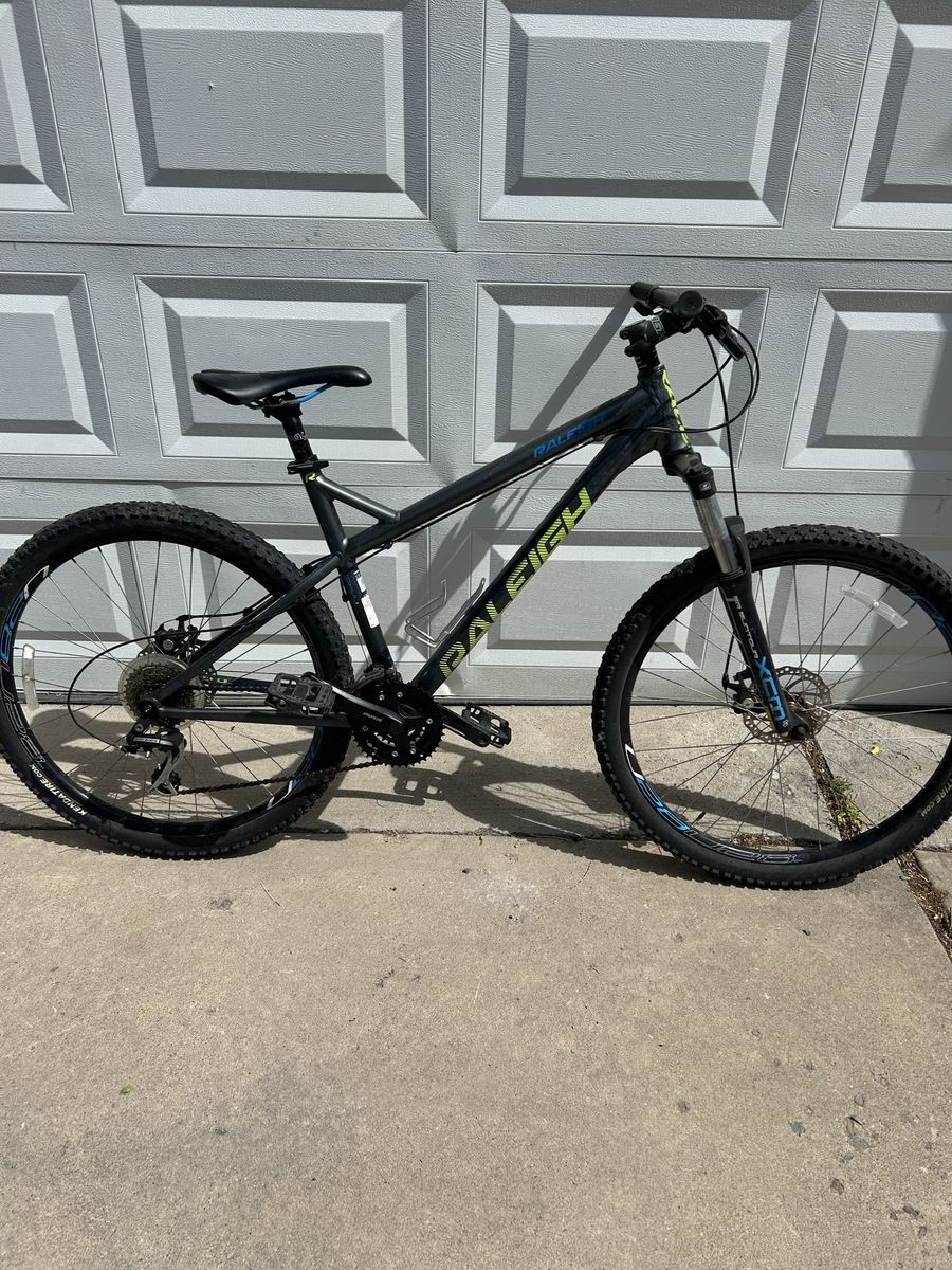 Raleigh Talus 3 Mountain Bike Large (5'9"-6'0") Hardtail Black/Green