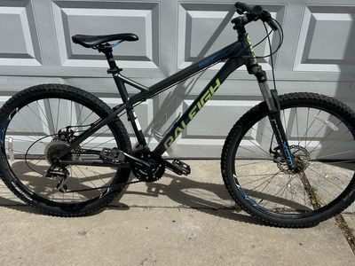Raleigh Talus 3 Mountain Bike Large (5'9"-6'0") Hardtail Black/Green