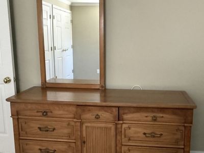 Thomasville 3 piece bedroom dresser set +mirror