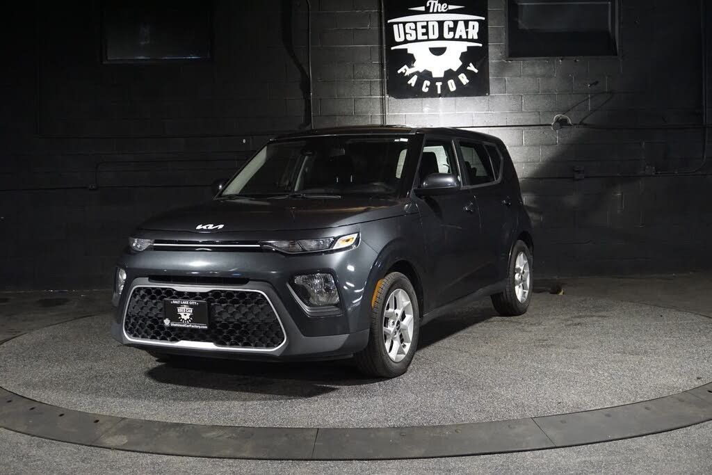 2022 KIA SOUL LX