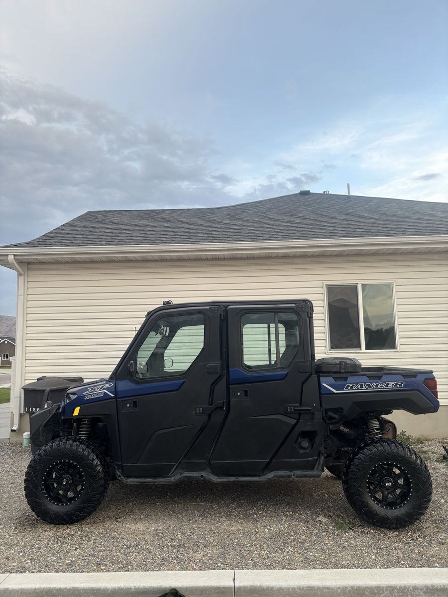 2021 Polaris Ranger Crew XP 1000 NorthStar Ultimate – 6 Seater