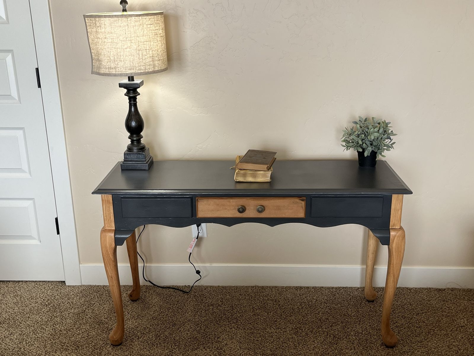 Charcoal Entry Console Table – Solid Wood Legs