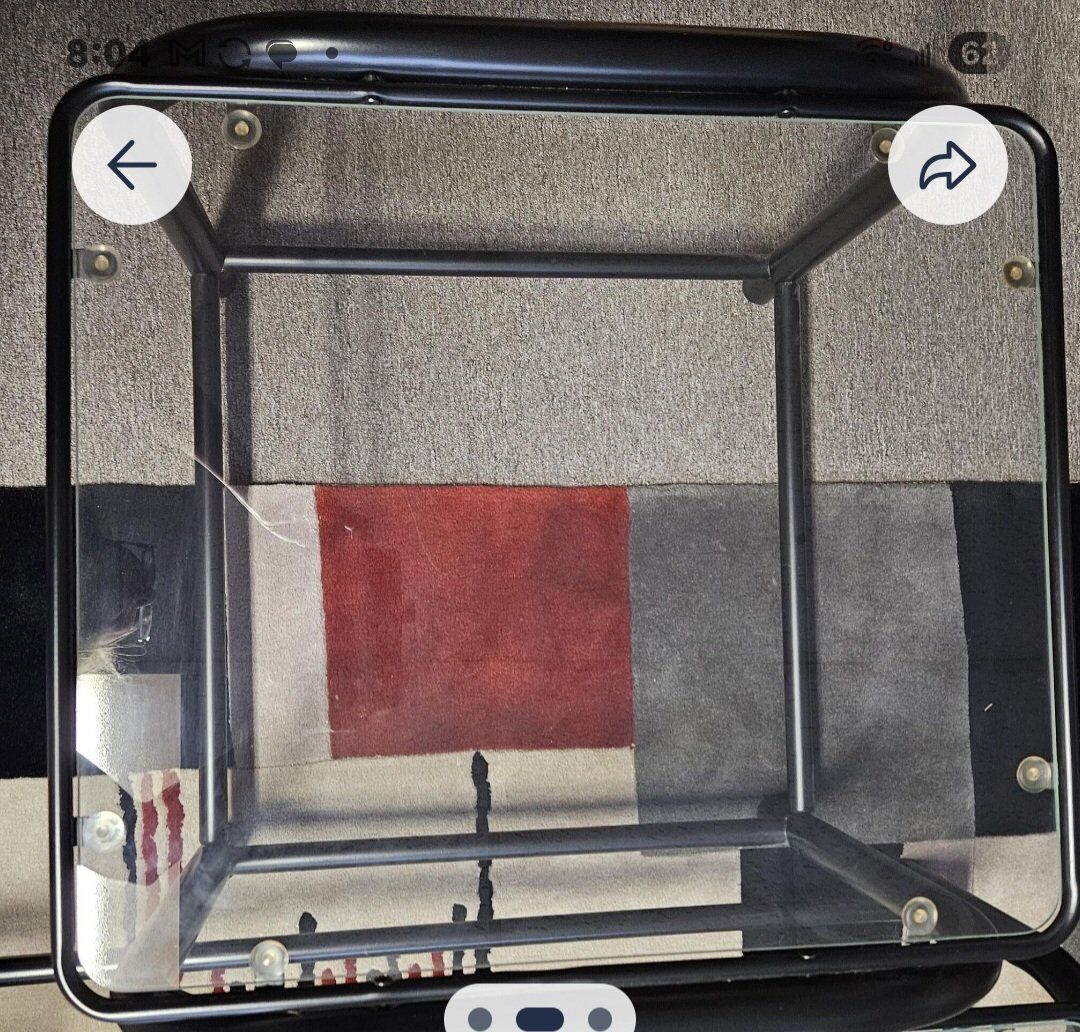 This Glass top table set.