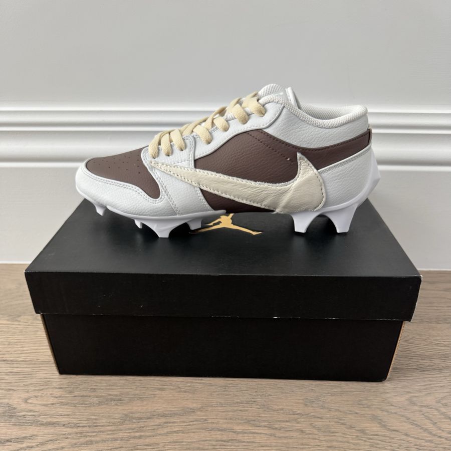 Brand new w Box Jordan 1 Low cleat Travis Scott Reverse Mocha Size 9