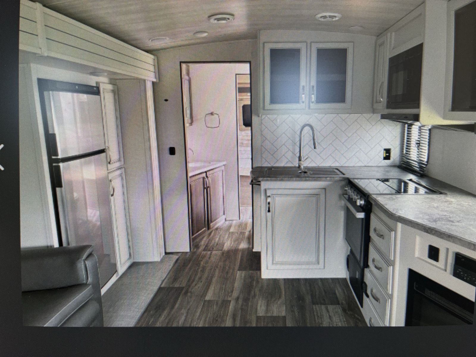 Main image 11