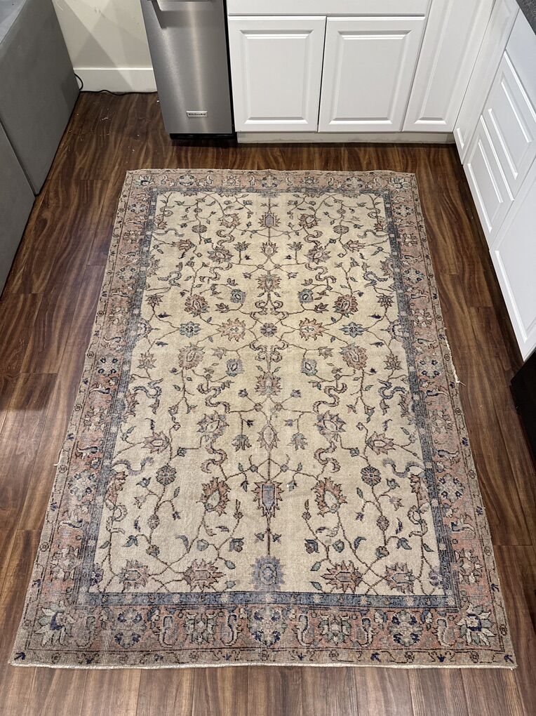 wool rug 5’ x 7’ 8 inches nursery Or Bedroom!