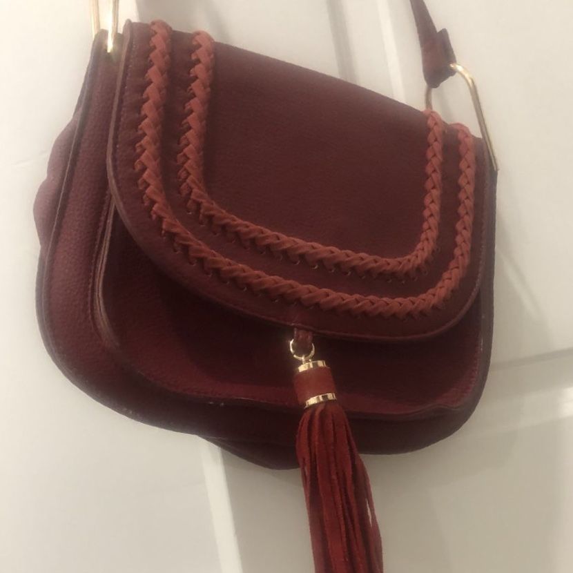 BURGUNDY LEATHER CROSSBODY BAG