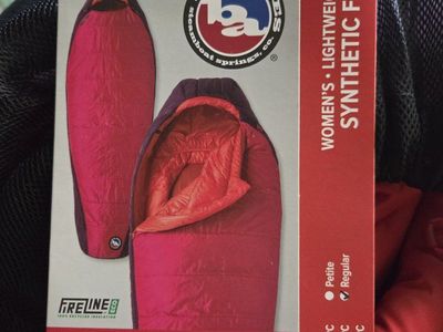 Big Agnes Sunbeam 0°F Women's Regular Lightweight Synthetic Fill Sleeping Bag - Beet/Paprika