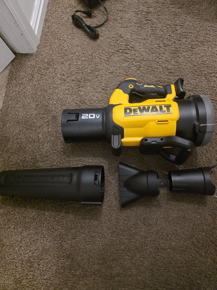 DEWALT 20V MAX XR 550 CFM 133 MPH Cordless Battery Powered Blower (Tool-Only)