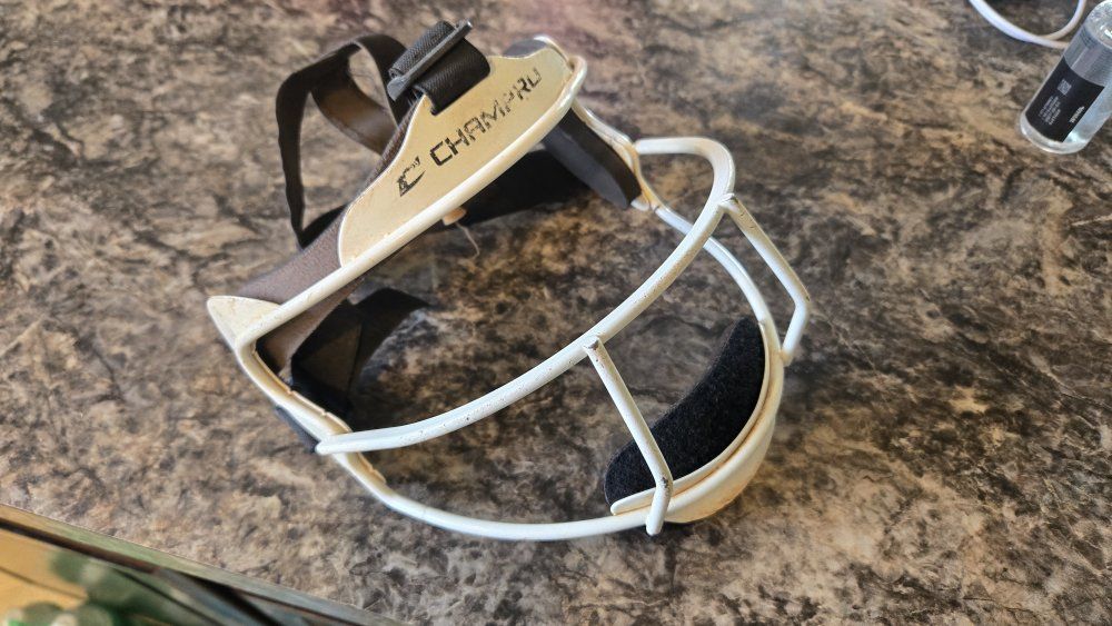 CHAMPRO Softball Fielder's Face Mask, White, Adjustable Straps