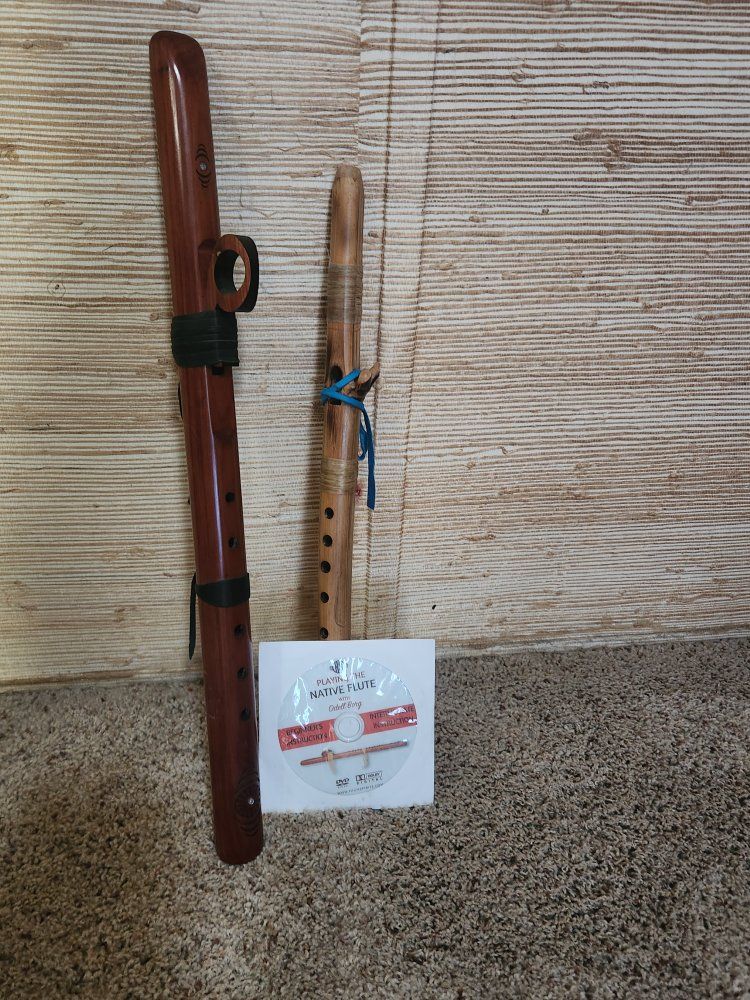 Native American Flutes with Instructional DVD - 2 Flutes (Dark Wood & Natural Wood)