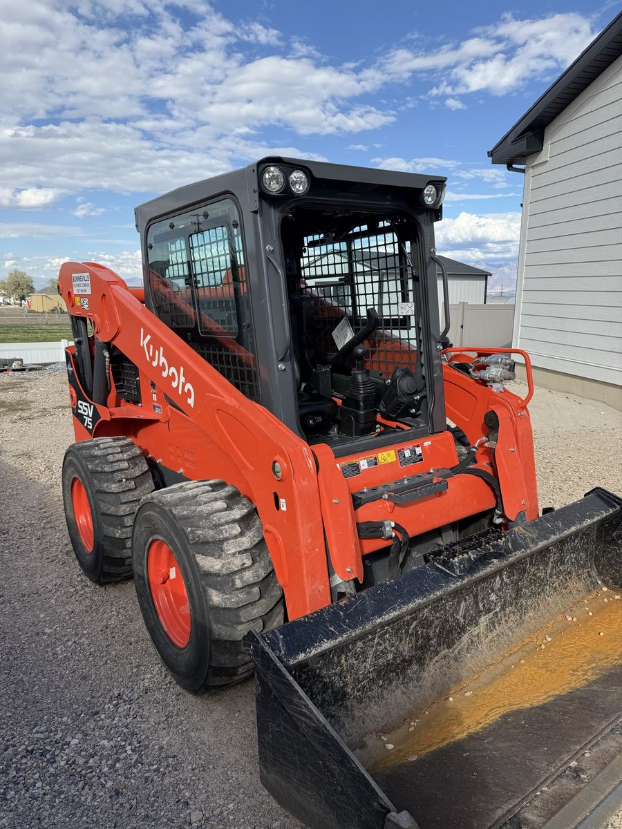 Skid Steer Kubota Ssv 75 Enclosedhest/acCab.(Rent)