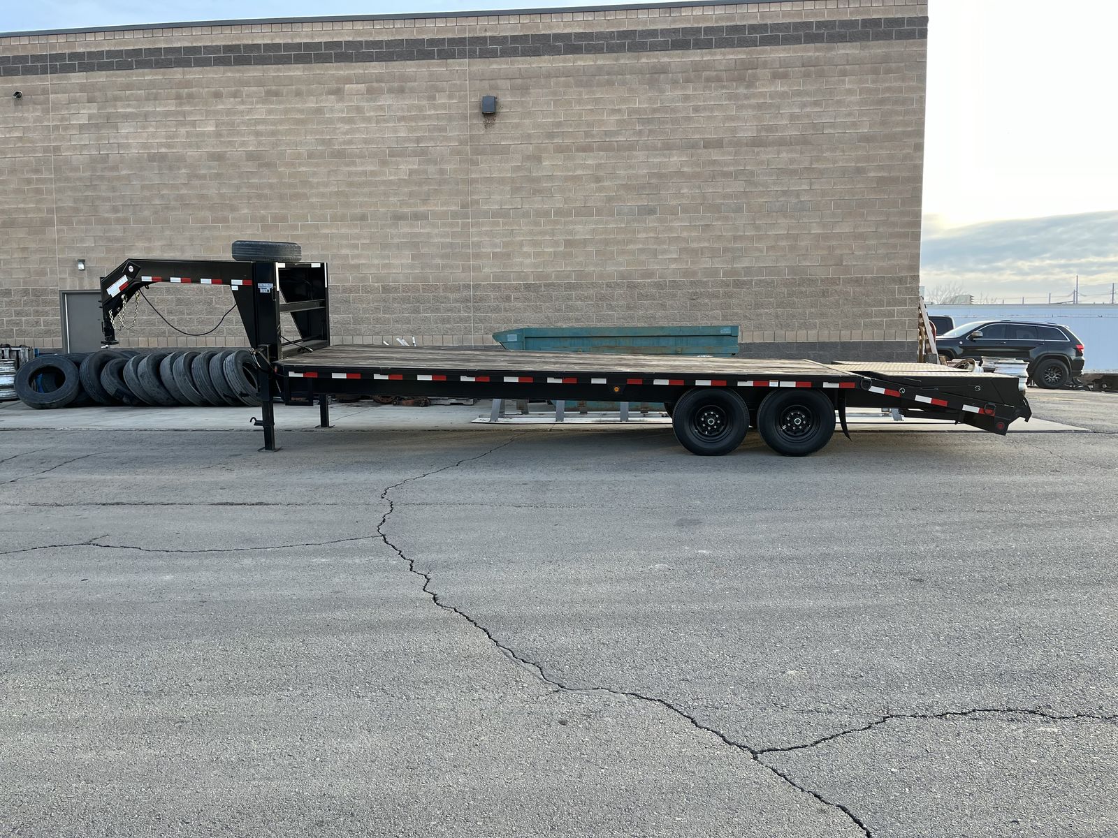For Rent: 25’ Gooseneck Trailer